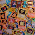 Ein Haufen von Pokémon-Karten